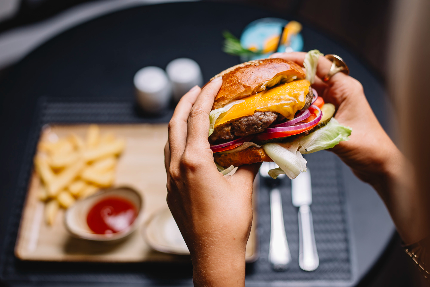 Como disfrutar de carne de calidad a través de buenos filetes y hamburguesas
